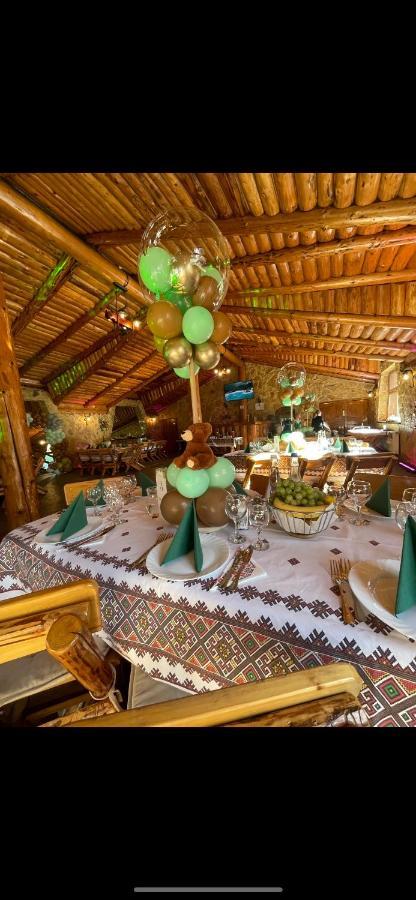 Pensiunea 3 Brazi Zărneşti Buitenkant foto